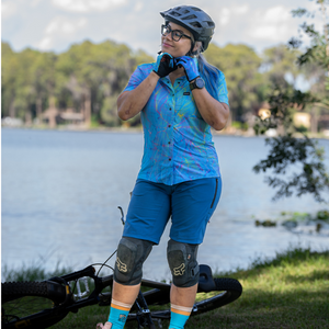 Women's Catalyst Mountain Bike Button-Down Shirt | Dropical Oil Slick